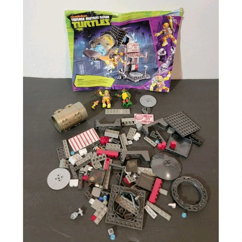 TMNT Mega Bloks Mikey Pizzeria Showdown‎ Playset Incomplete Ninja Turtles